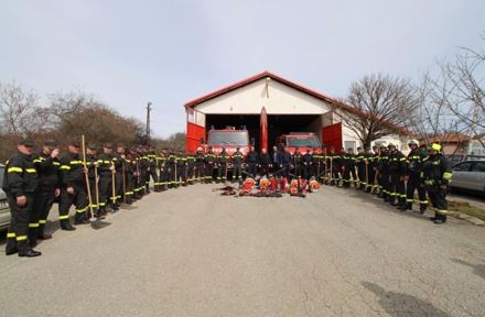 Agjencia e Menaxhimit Emergjent MPB ka  pajisur me mjete për shuarjen e zjarreve Njësinë Profesionale të Zjarrëfikjes dhe Shpëtimit (NJPZSH) dhe vullnetarët ZSH e Komunës së Novo Bërdës.